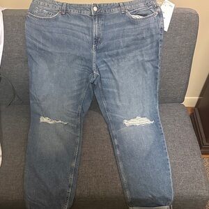 Distressed boyfriend low waist jeans